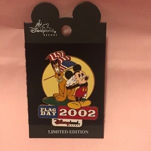 Disney Mickey and Pluto flag day 2002 pin